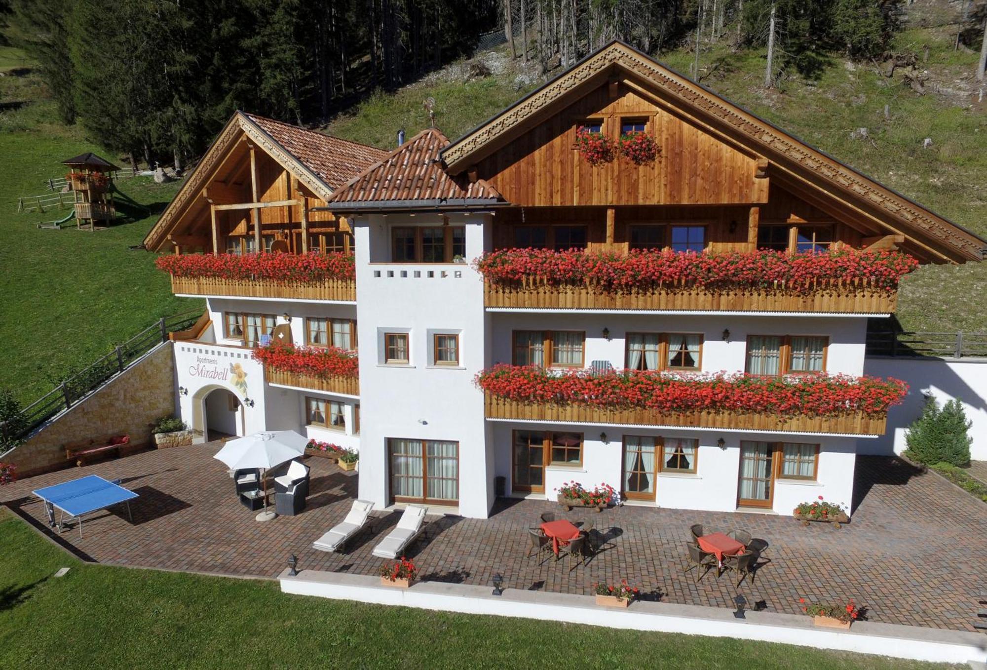 Apartments Mirabell Livinallongo Del Col Di Lana Luaran gambar